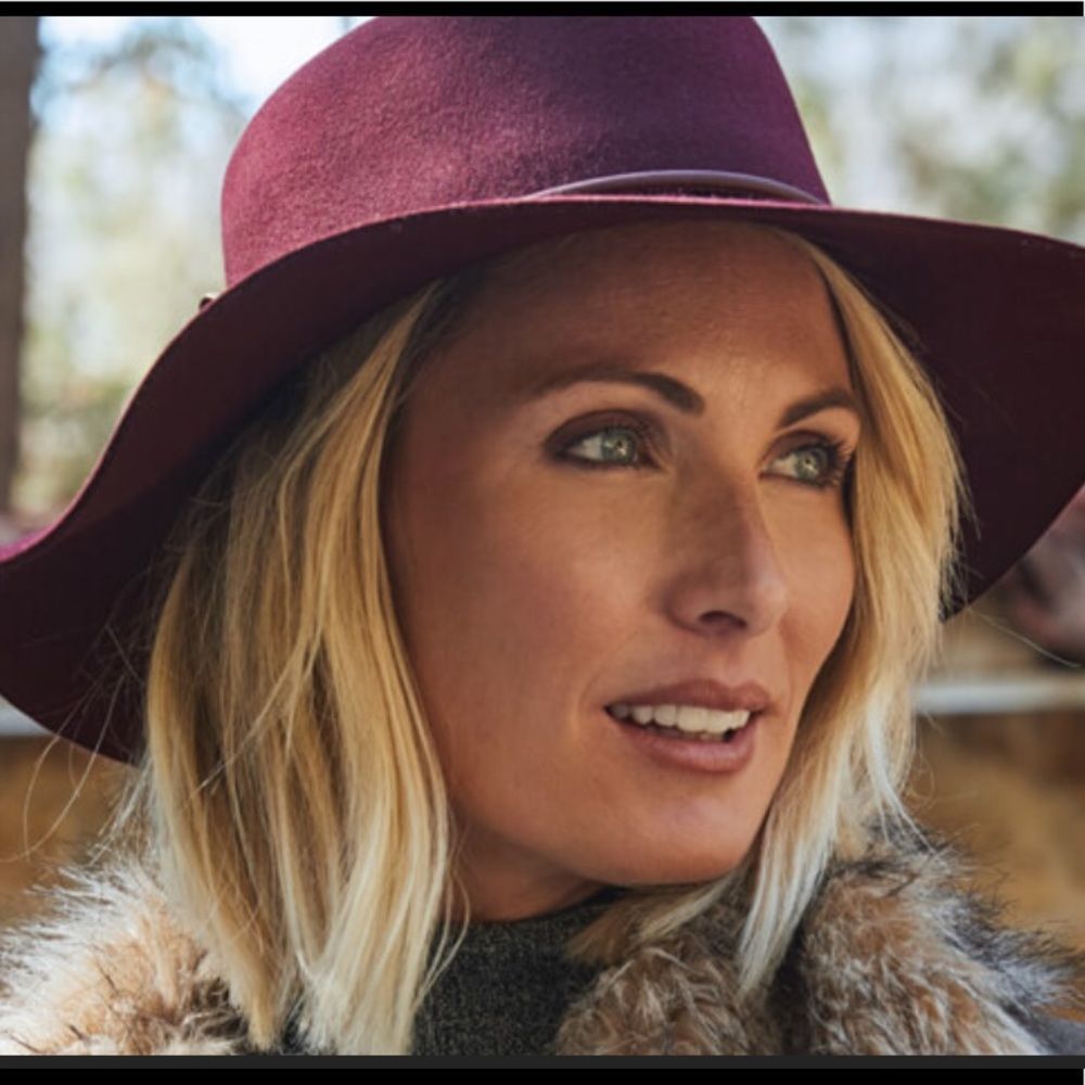 100% Wool purple hat - Picture 1 of 8